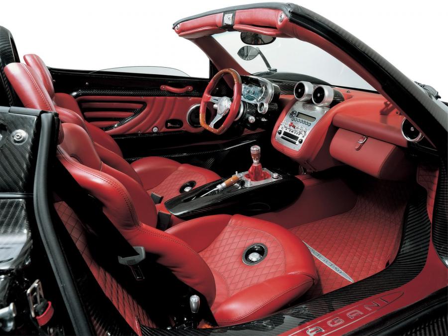 Интерьер Pagani Zonda Roadster F 2006 года  (фото 47 из 51)